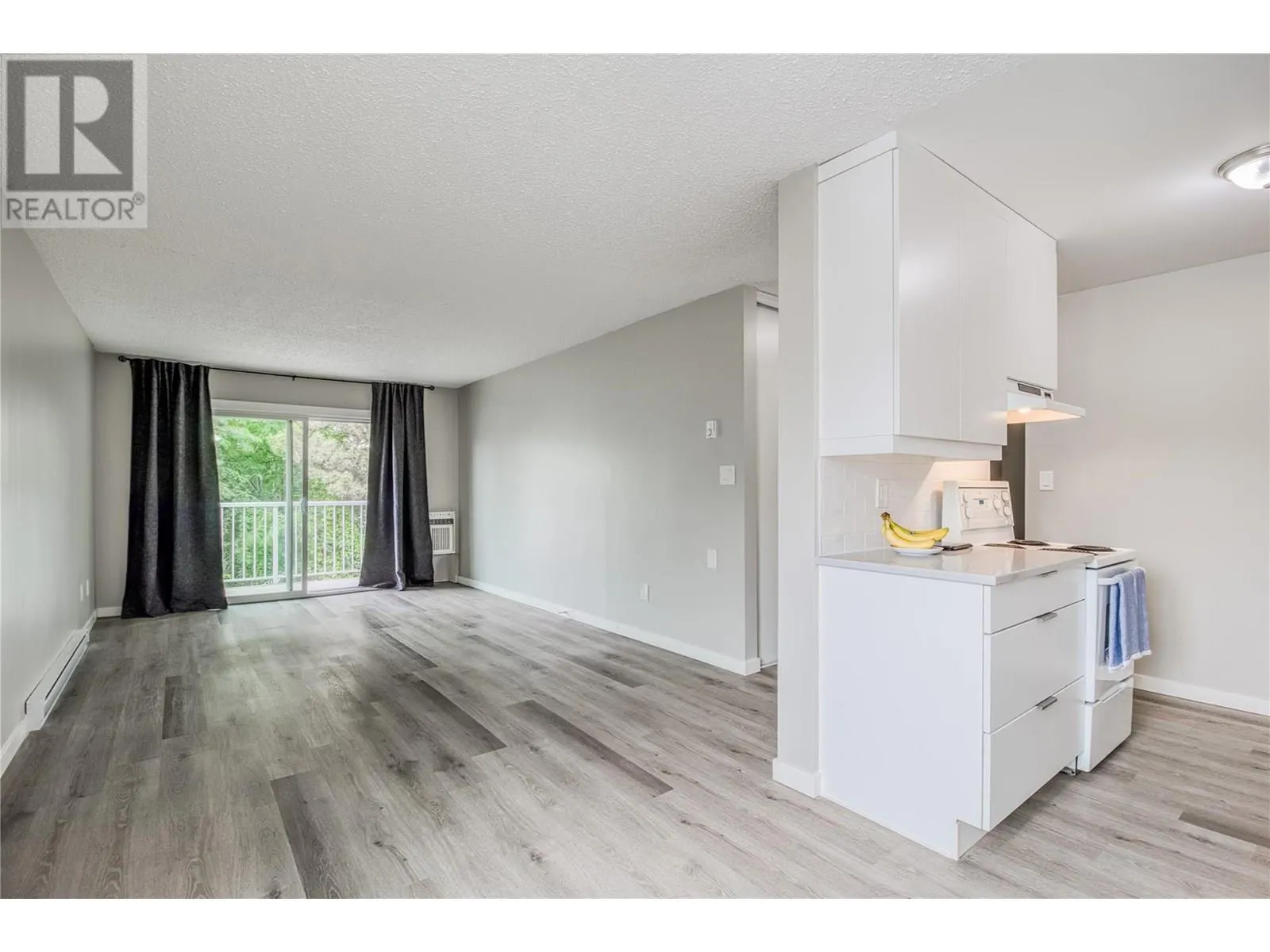 395 Franklyn Road Unit# 305