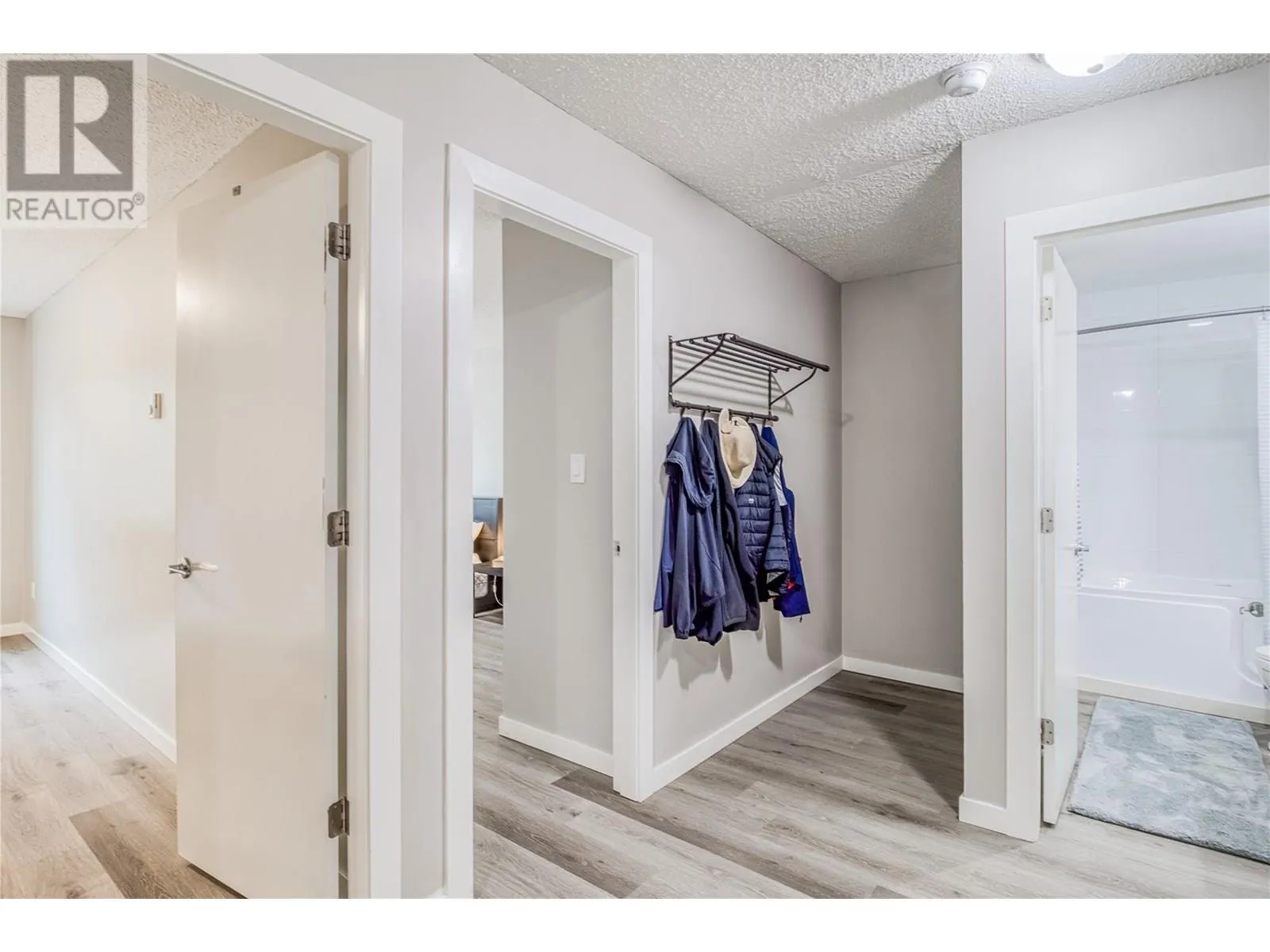 395 Franklyn Road Unit# 305
