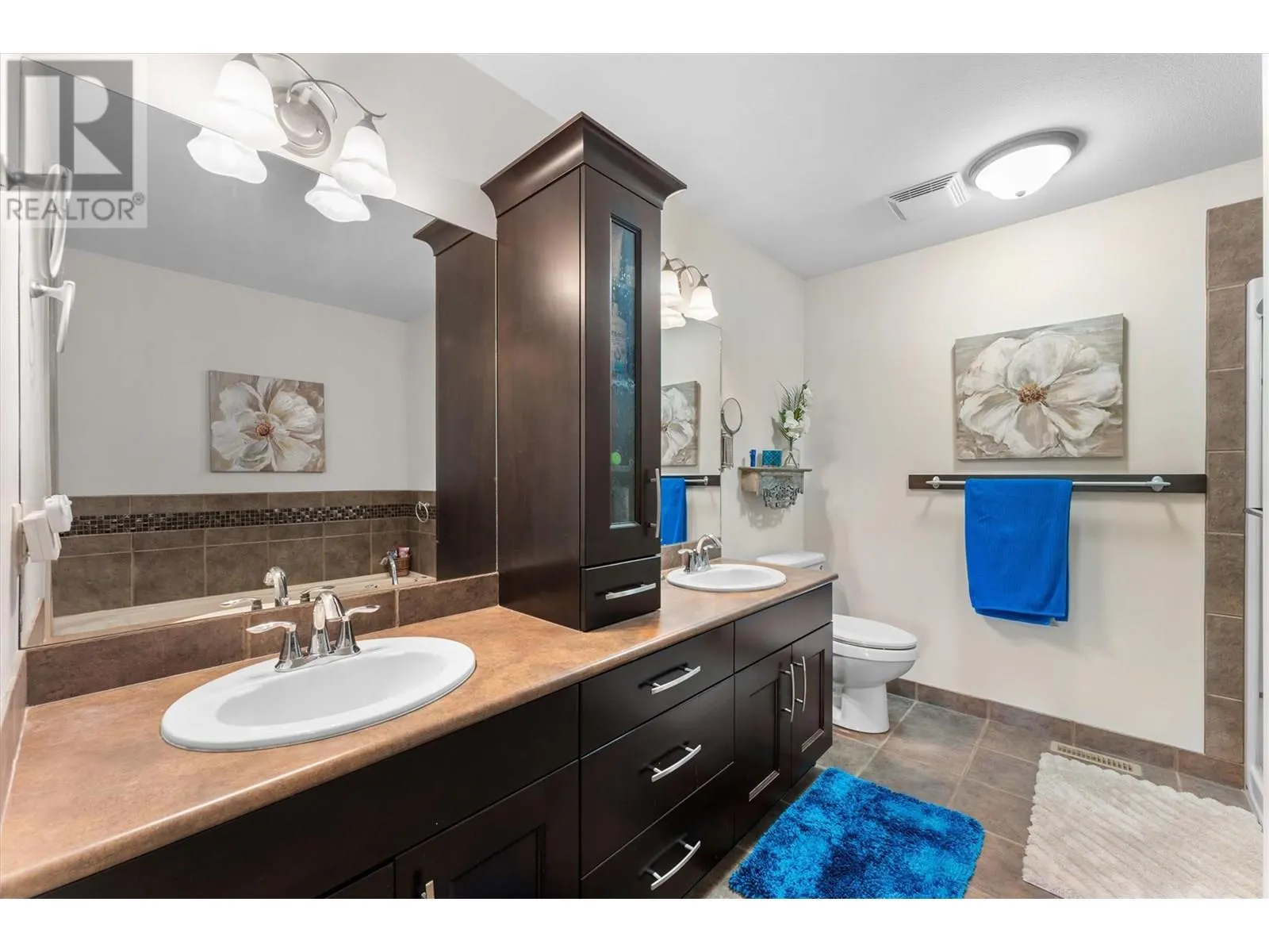 3428 Camelback Drive