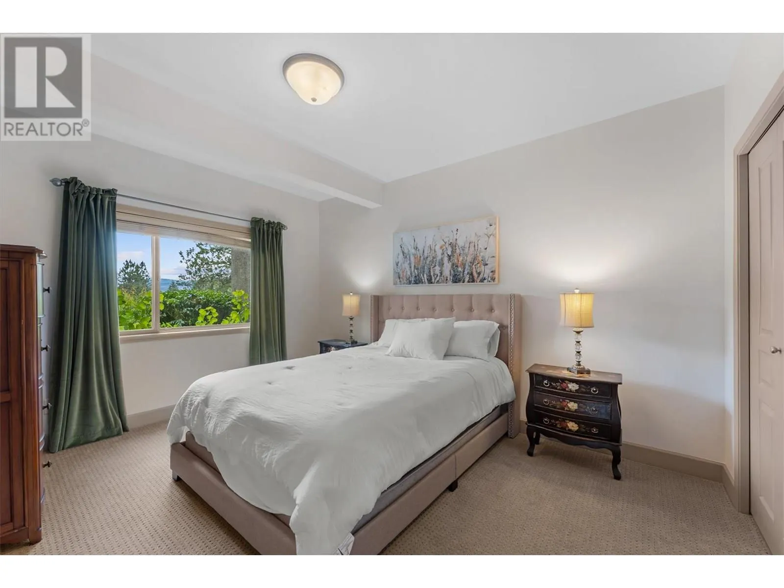 3428 Camelback Drive