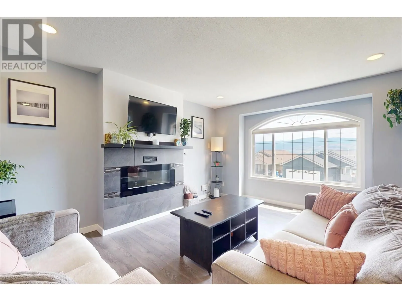 2440 Old Okanagan Highway Unit# 314