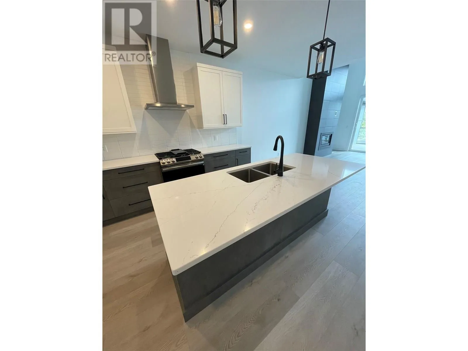 2835 Canyon Crest Drive Unit# 7