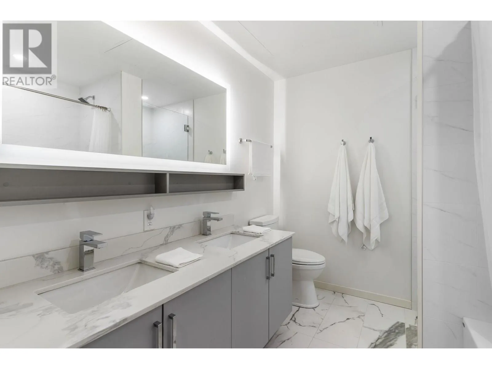880 Saucier Avenue Unit# 207
