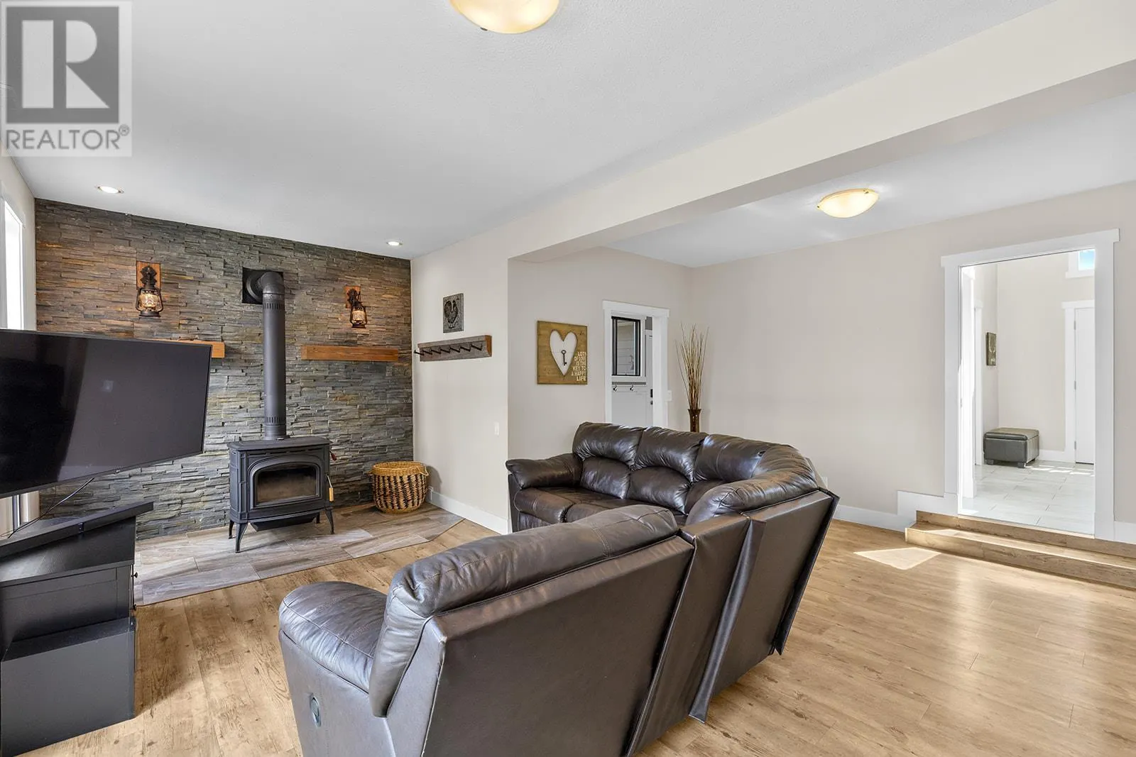 4139 Wallace Hill Road