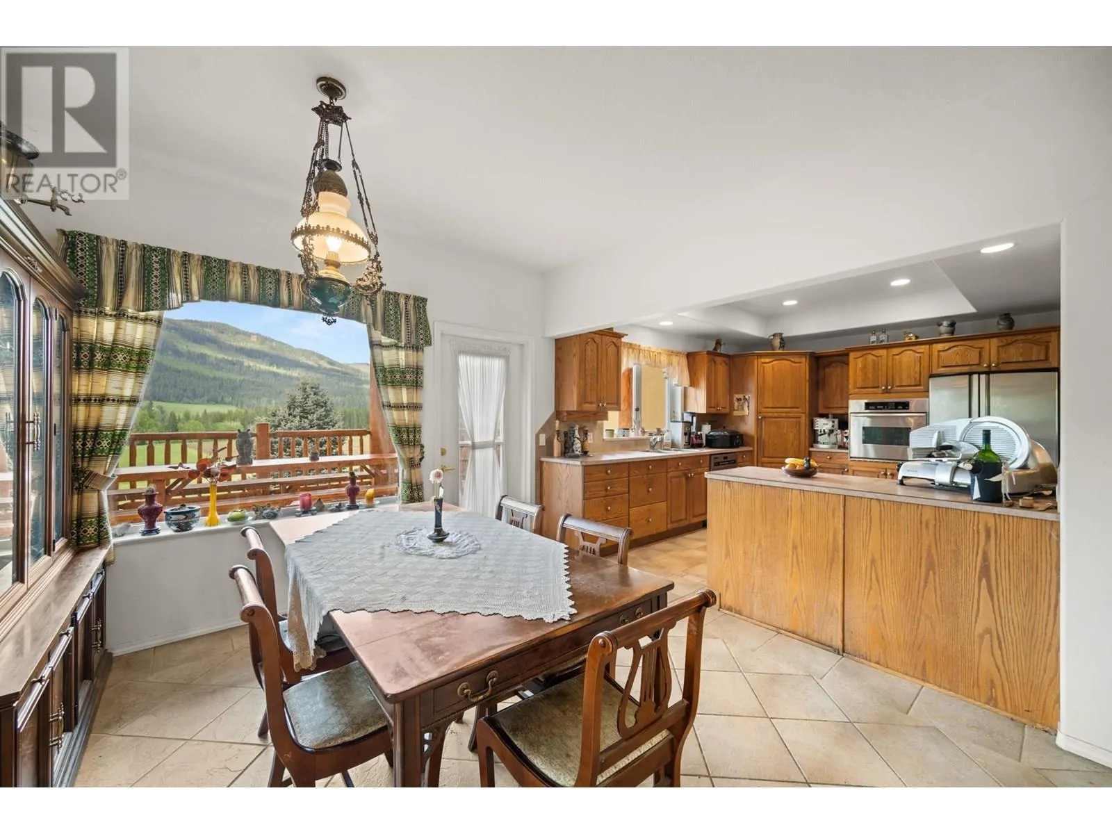 910 Lumby Mabel Lake Road