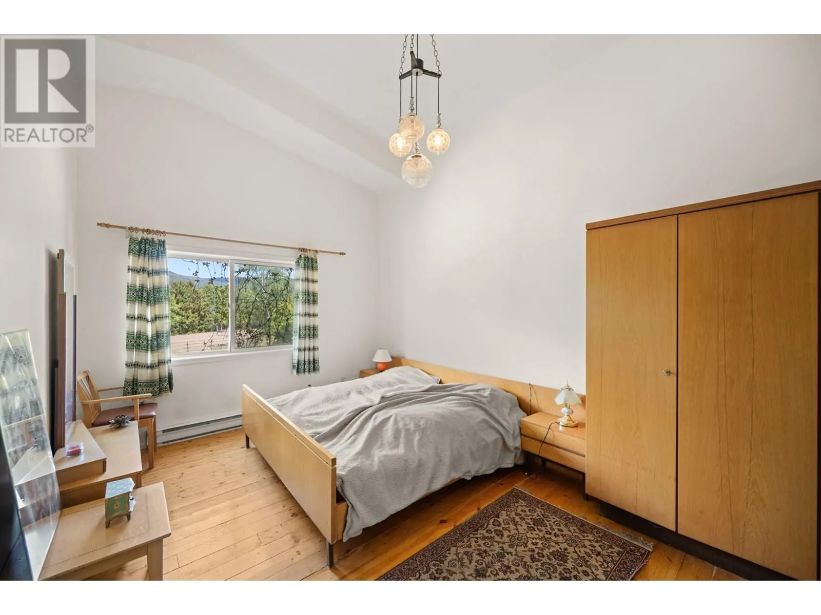 910 Lumby Mabel Lake Road