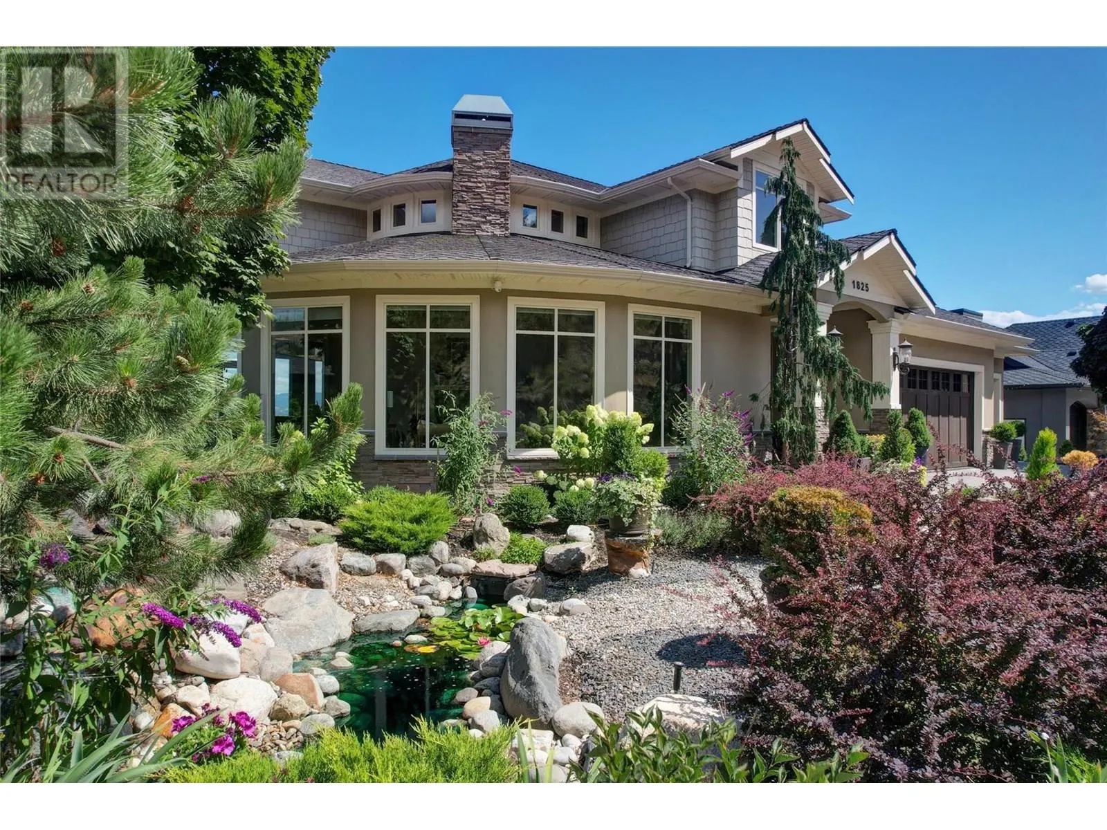 1825 Scott Crescent