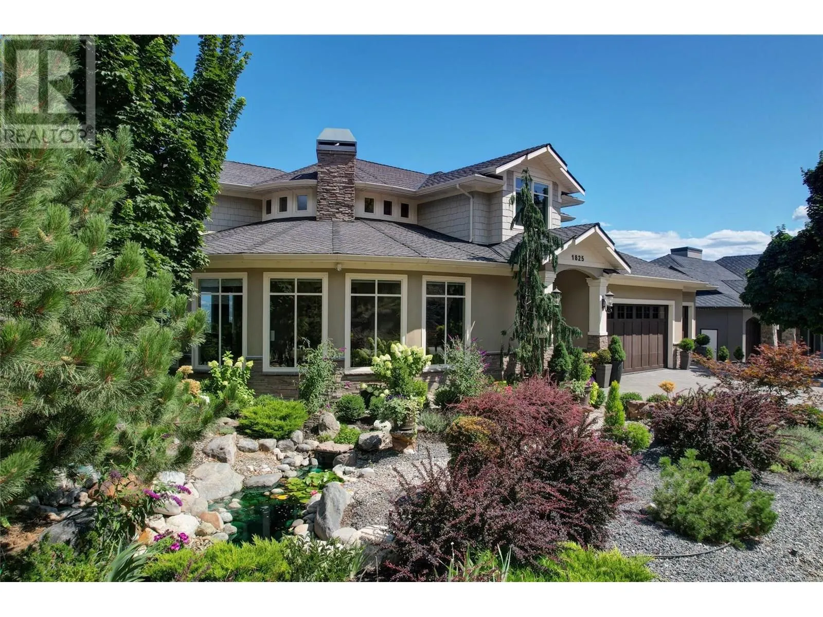 1825 Scott Crescent