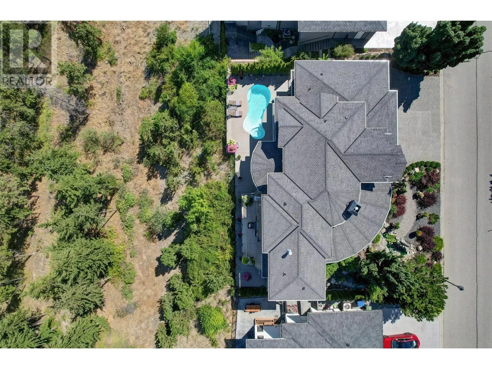 1825 Scott Crescent