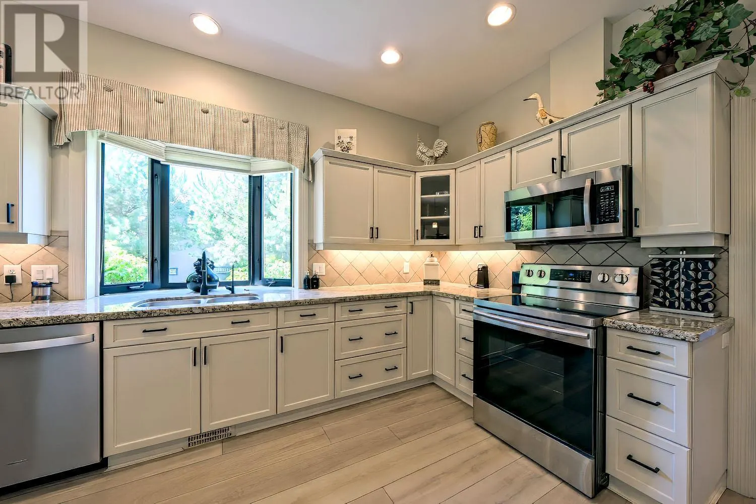 4100 Gallaghers Parkland Drive Unit# 18