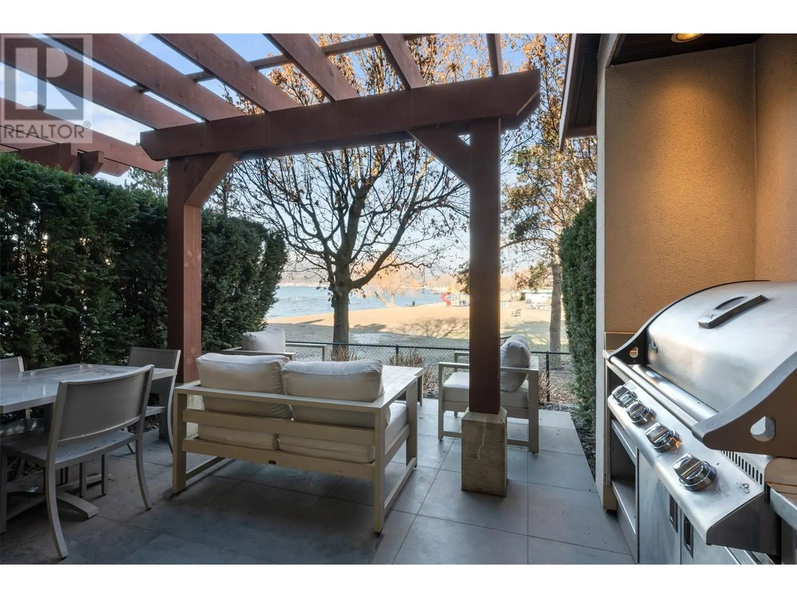 3756 Lakeshore Road Unit# 18