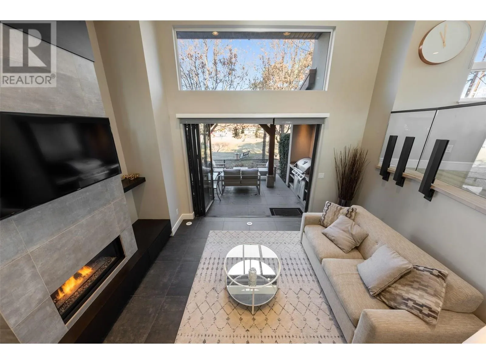 3756 Lakeshore Road Unit# 18
