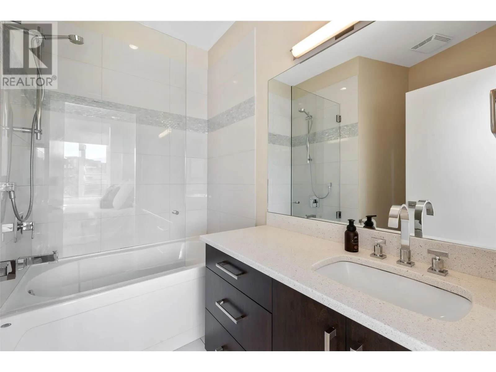 3756 Lakeshore Road Unit# 18