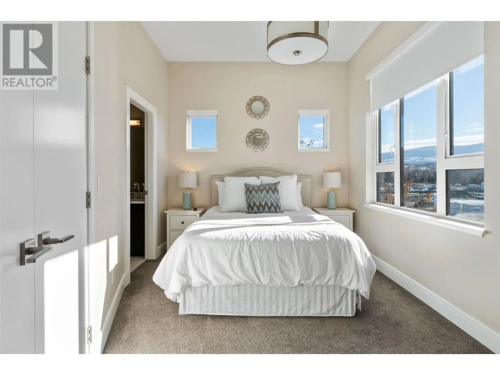 3756 Lakeshore Road Unit# 18