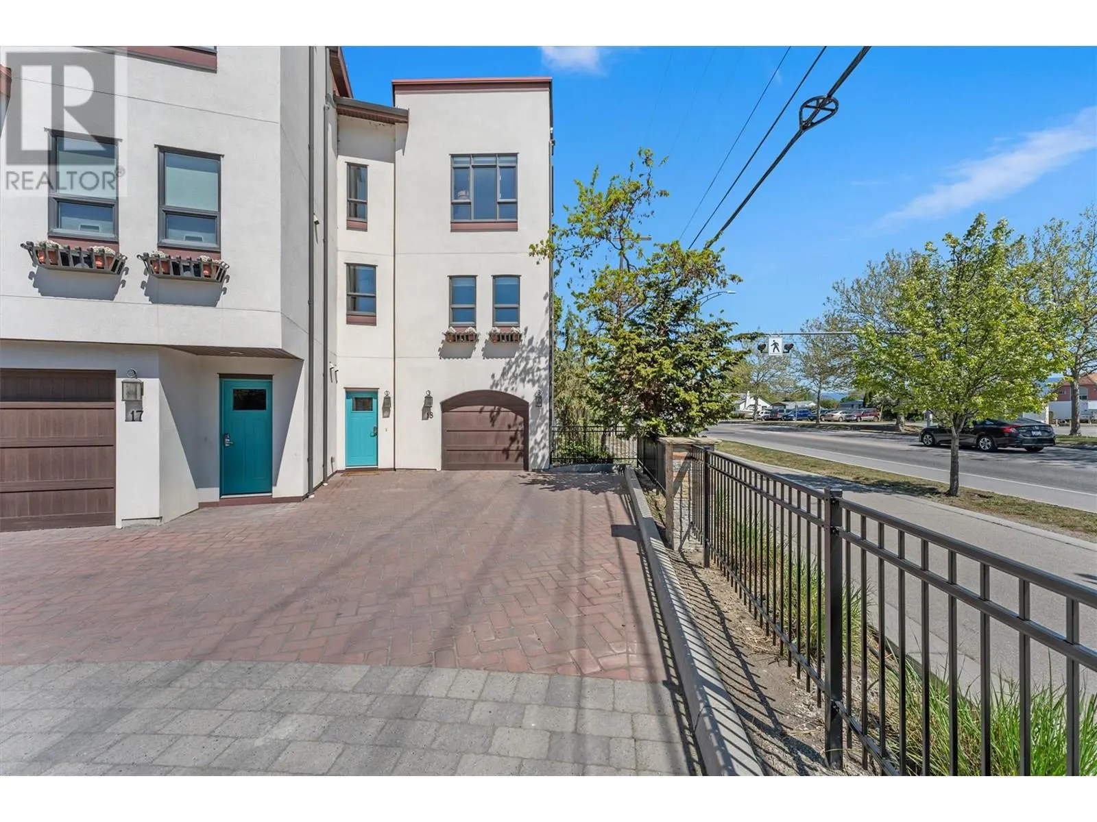3756 Lakeshore Road Unit# 18