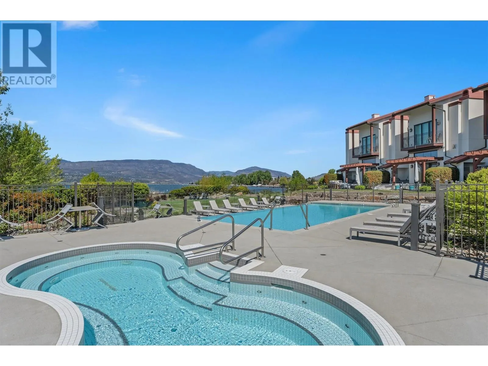 3756 Lakeshore Road Unit# 18