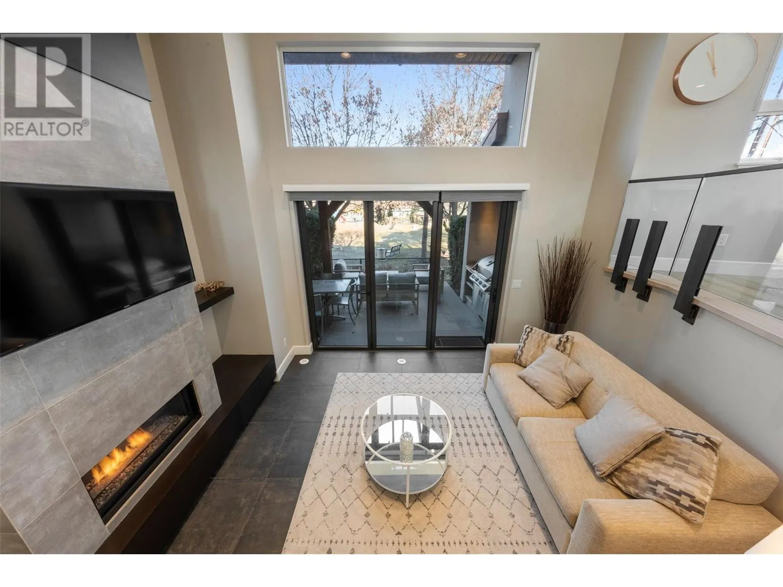 3756 Lakeshore Road Unit# 18