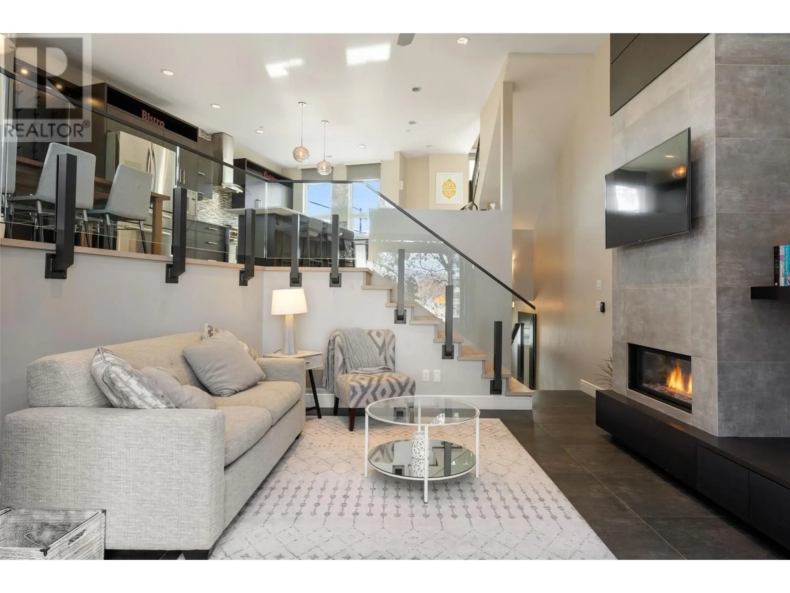 3756 Lakeshore Road Unit# 18