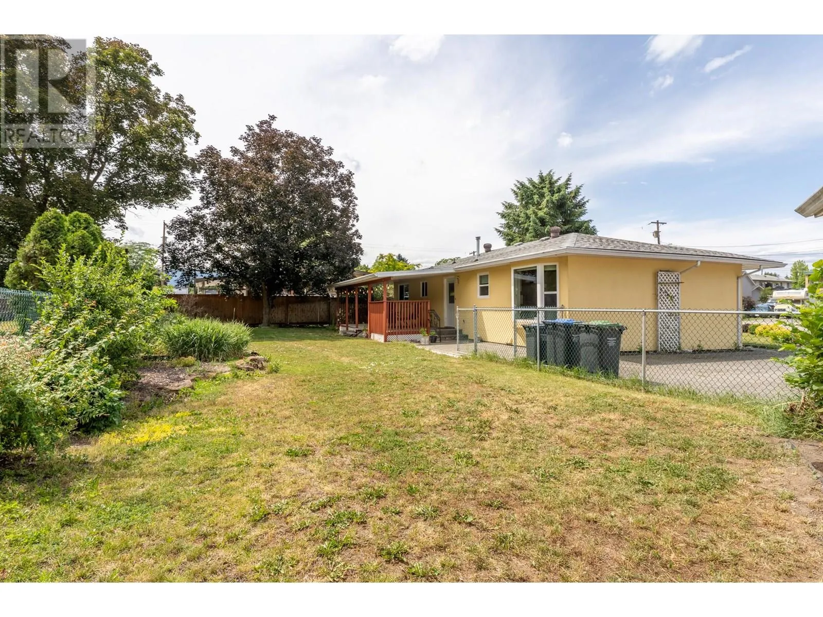 405 Macaden Court
