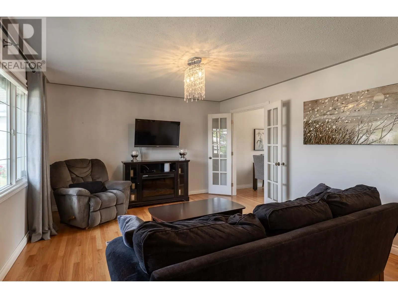 405 Macaden Court