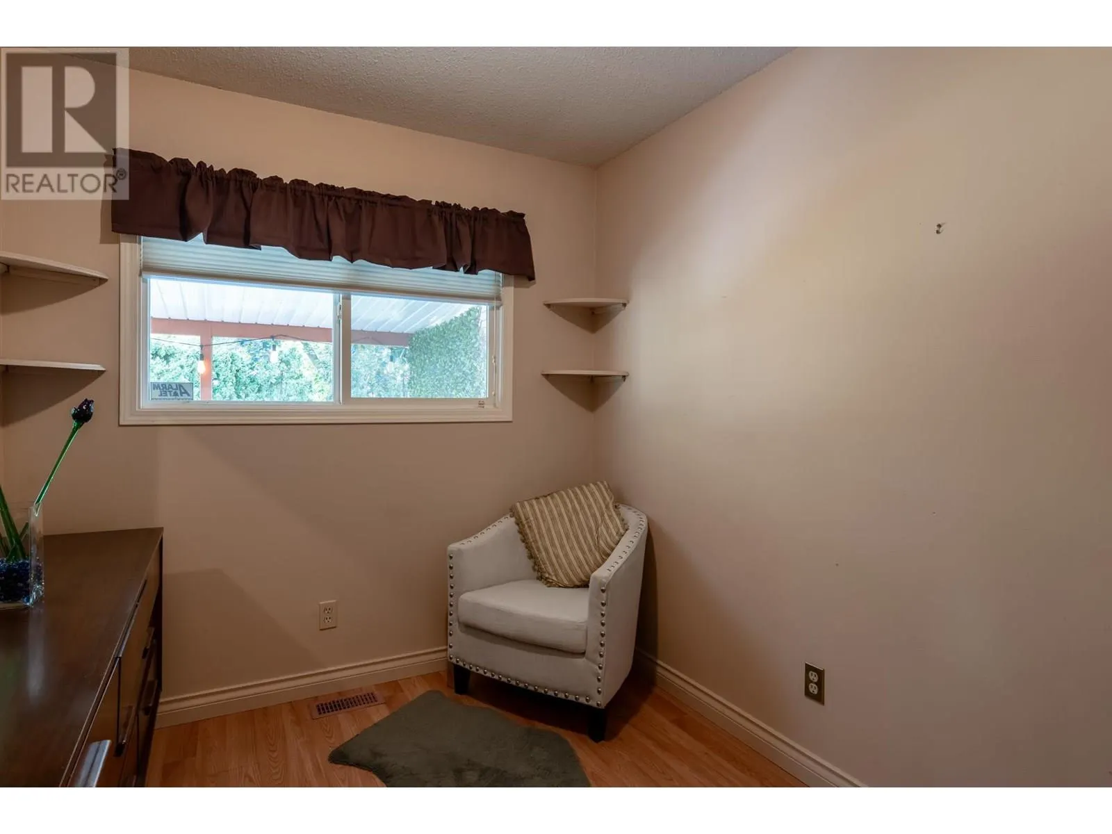405 Macaden Court