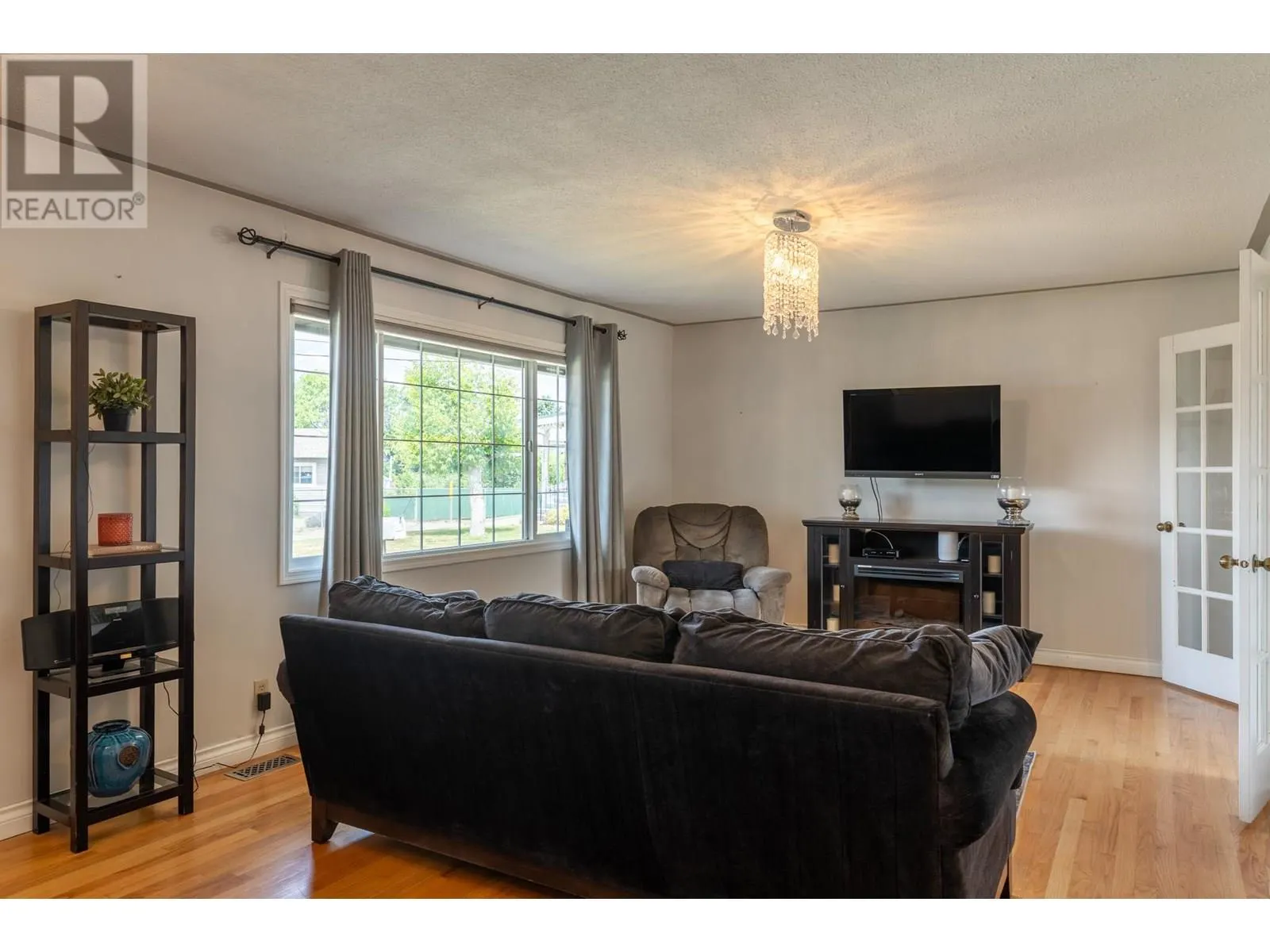 405 Macaden Court