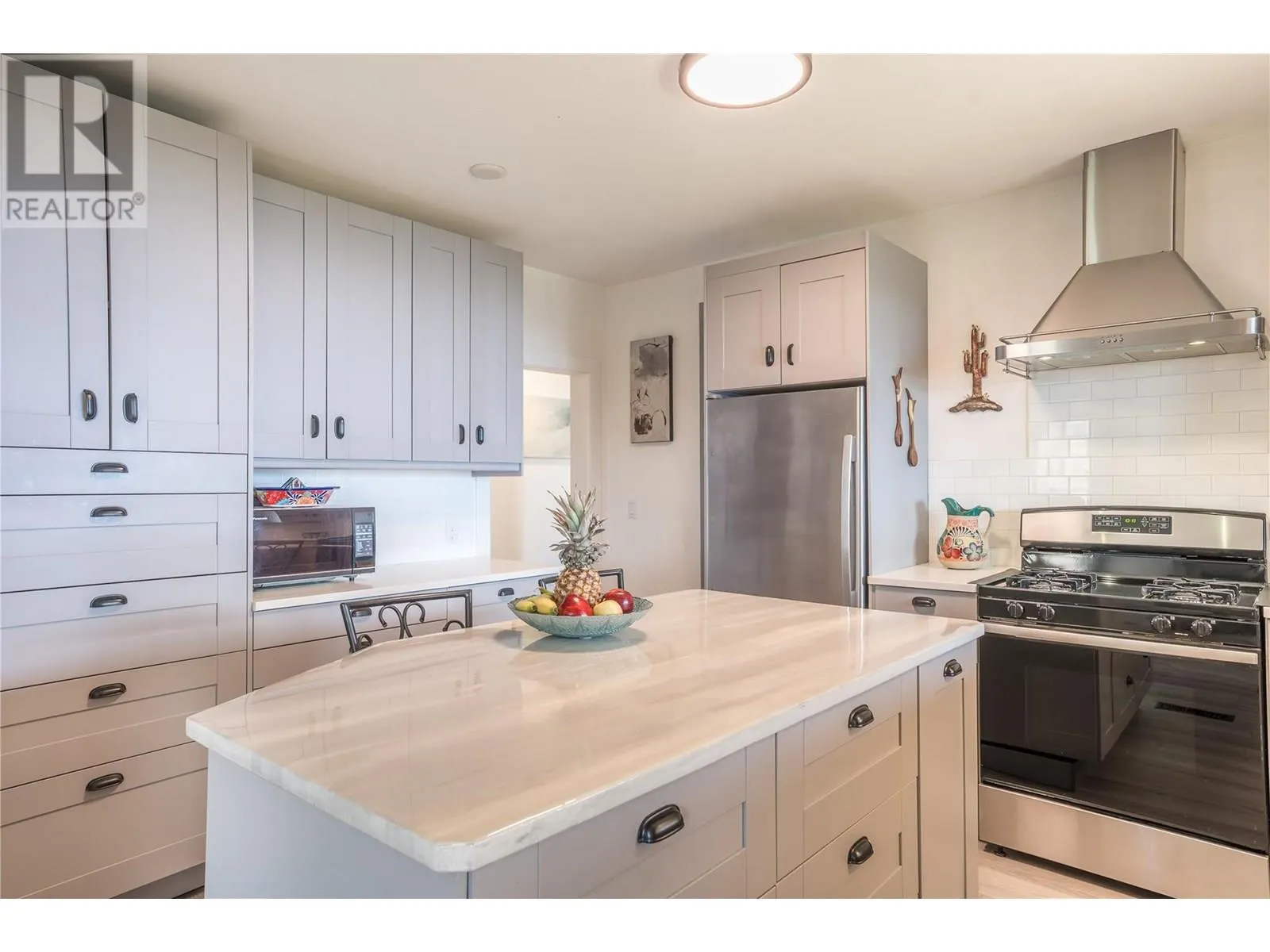 6908 HESPELER Road