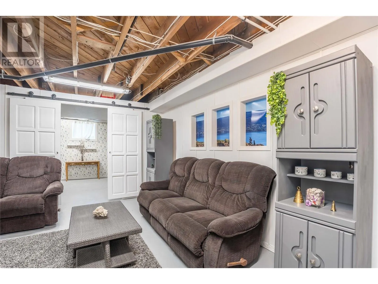6908 HESPELER Road