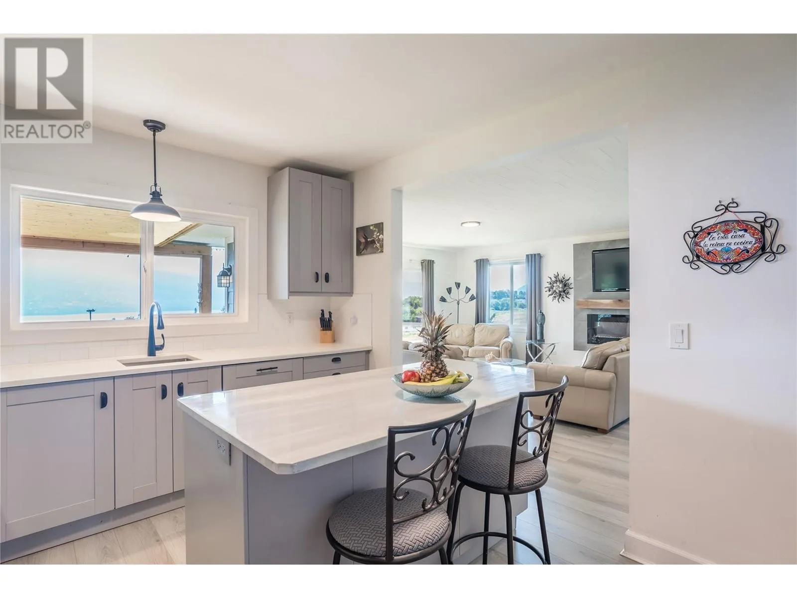 6908 HESPELER Road