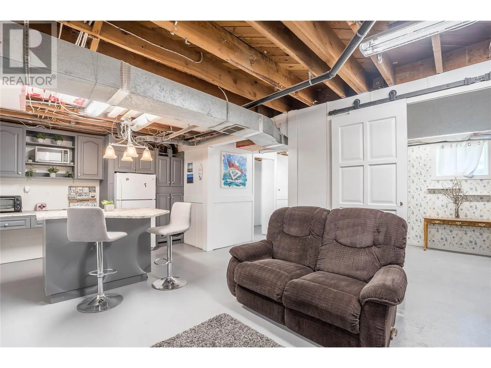 6908 HESPELER Road