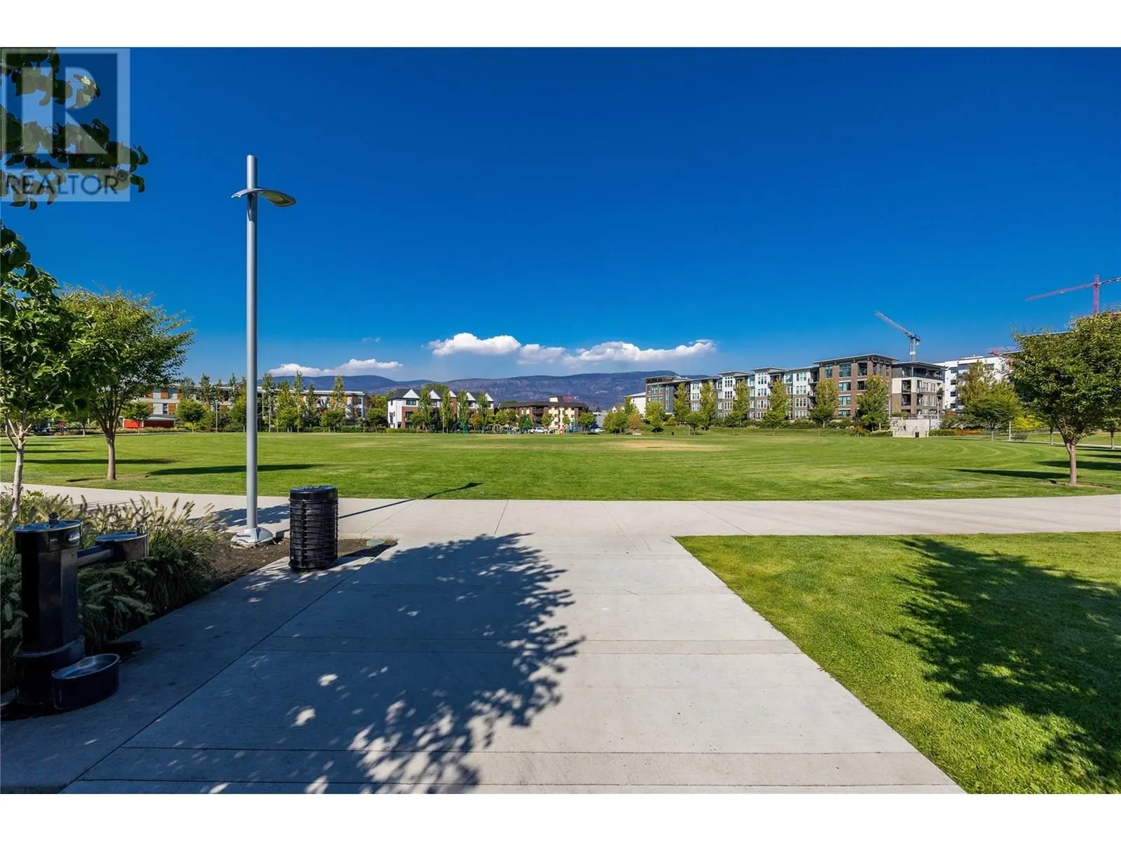 555 Rowcliffe Avenue Unit# 204