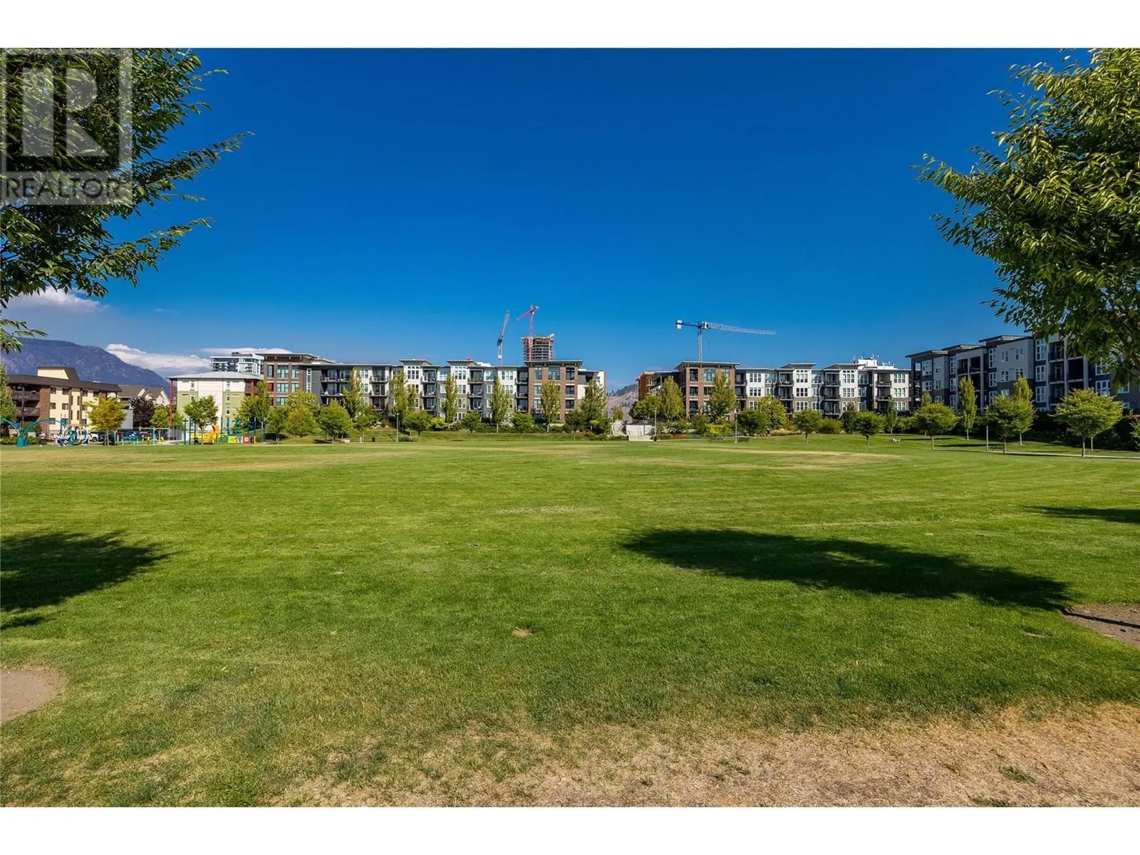 555 Rowcliffe Avenue Unit# 204