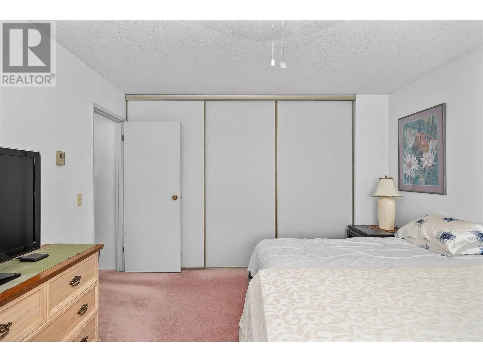 555 Rowcliffe Avenue Unit# 204