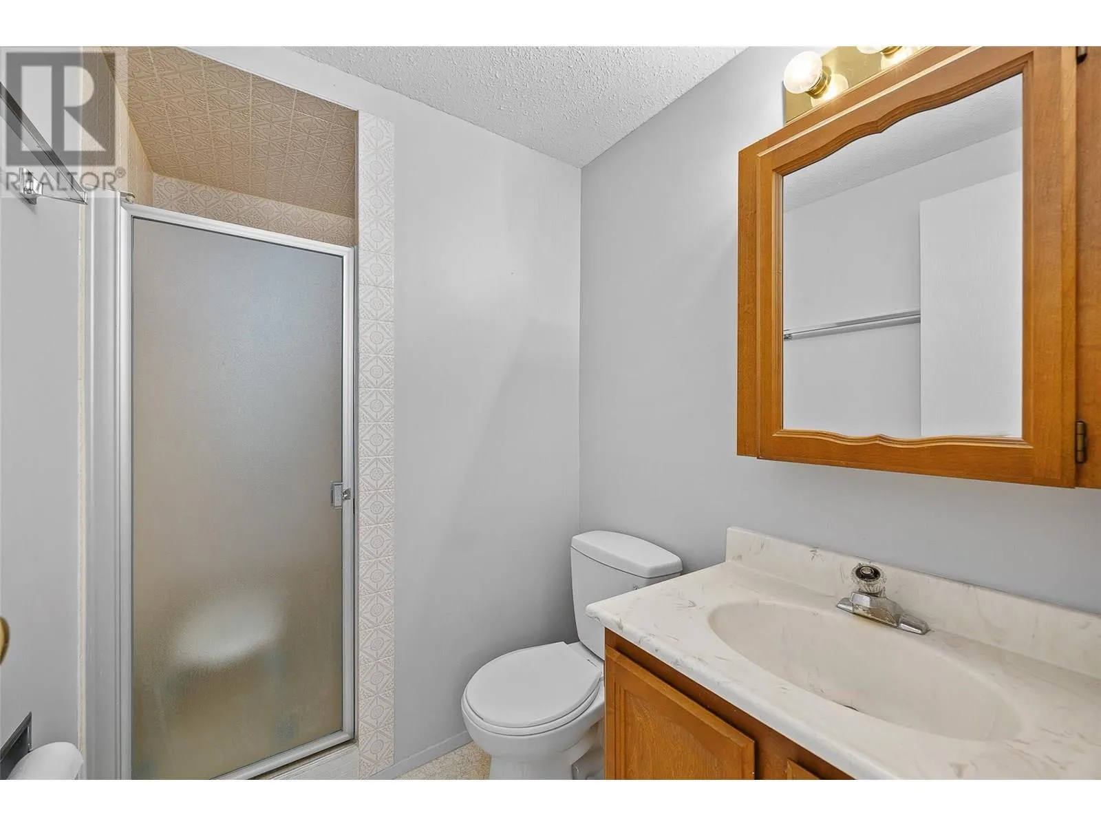 555 Rowcliffe Avenue Unit# 204