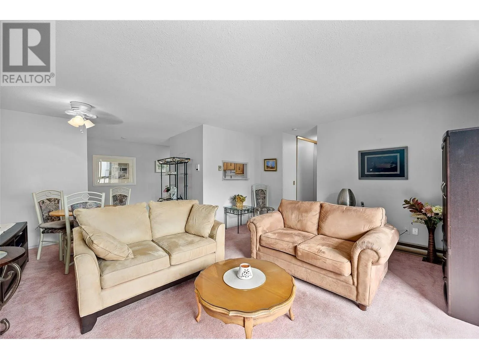 555 Rowcliffe Avenue Unit# 204