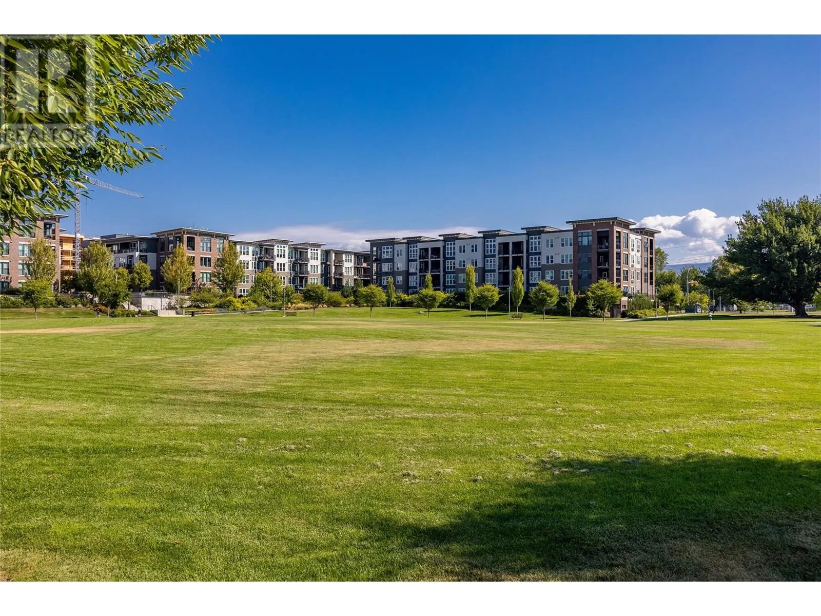 555 Rowcliffe Avenue Unit# 204