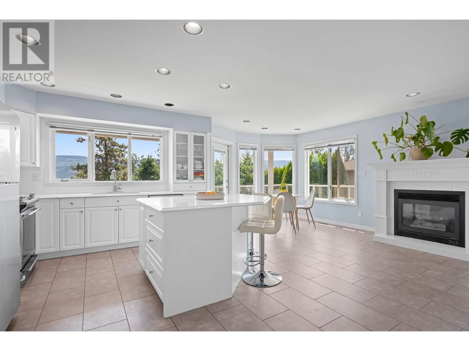 2455 Westwood Drive