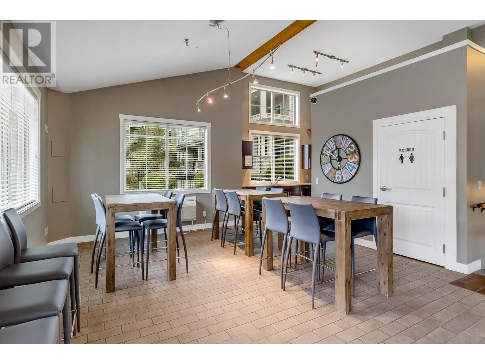 3733 Casorso Road Unit# 109