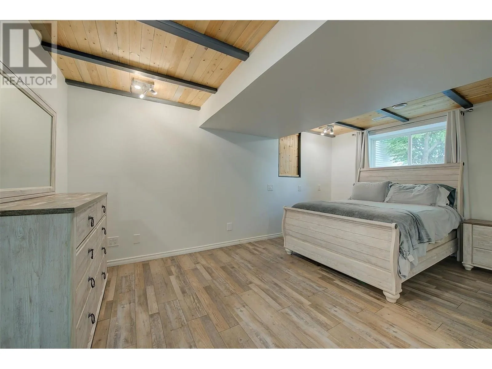 575 Galbraith Court