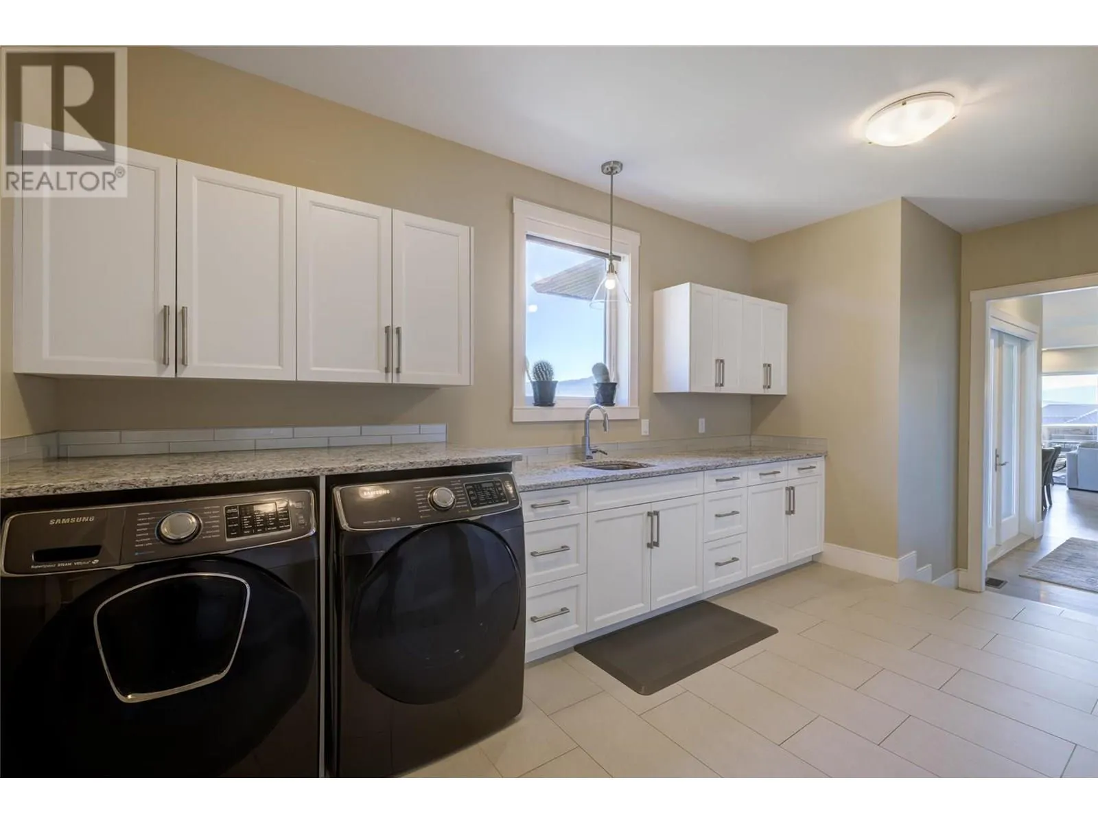3357 Hihannah View