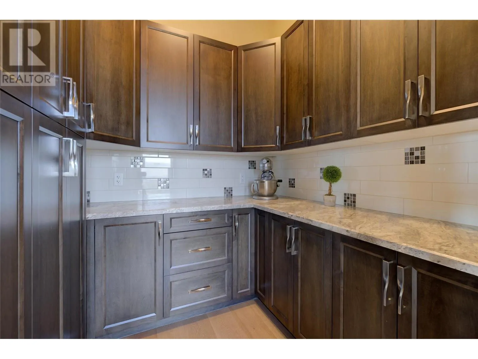 3357 Hihannah View