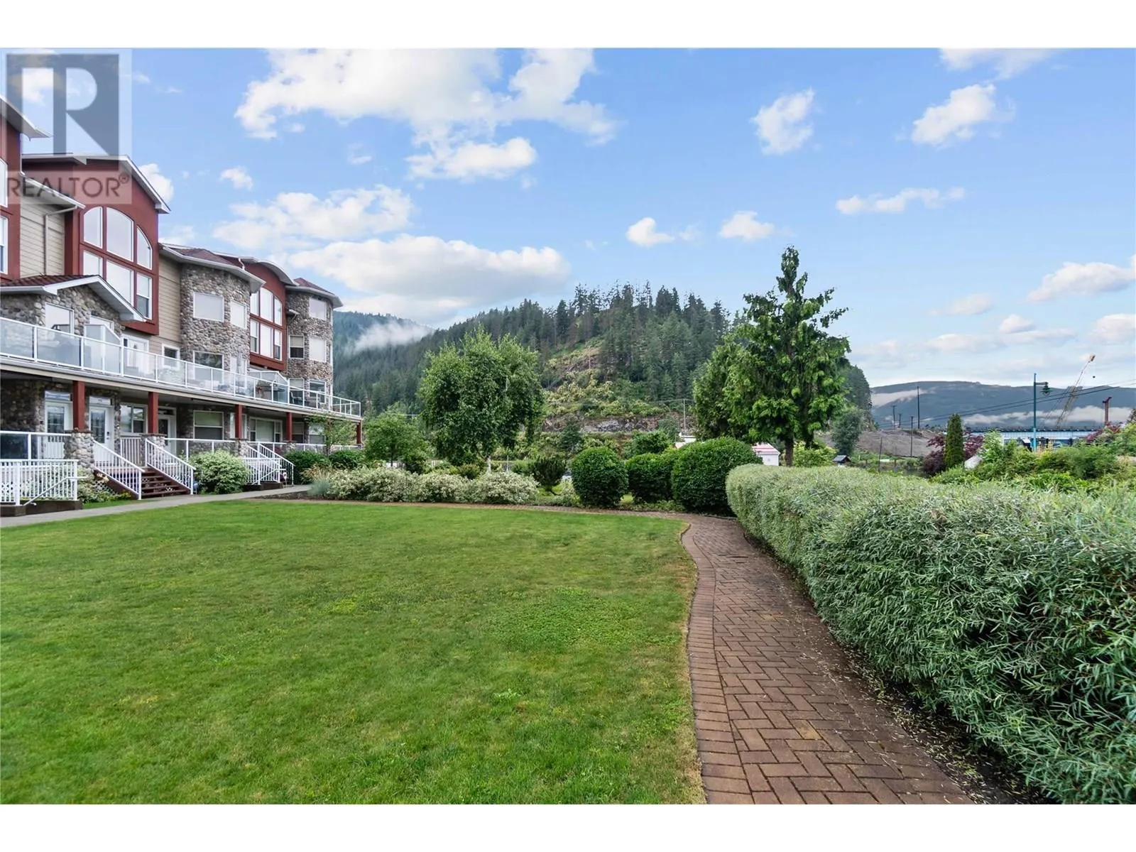 1130 Riverside Avenue Unit# 27