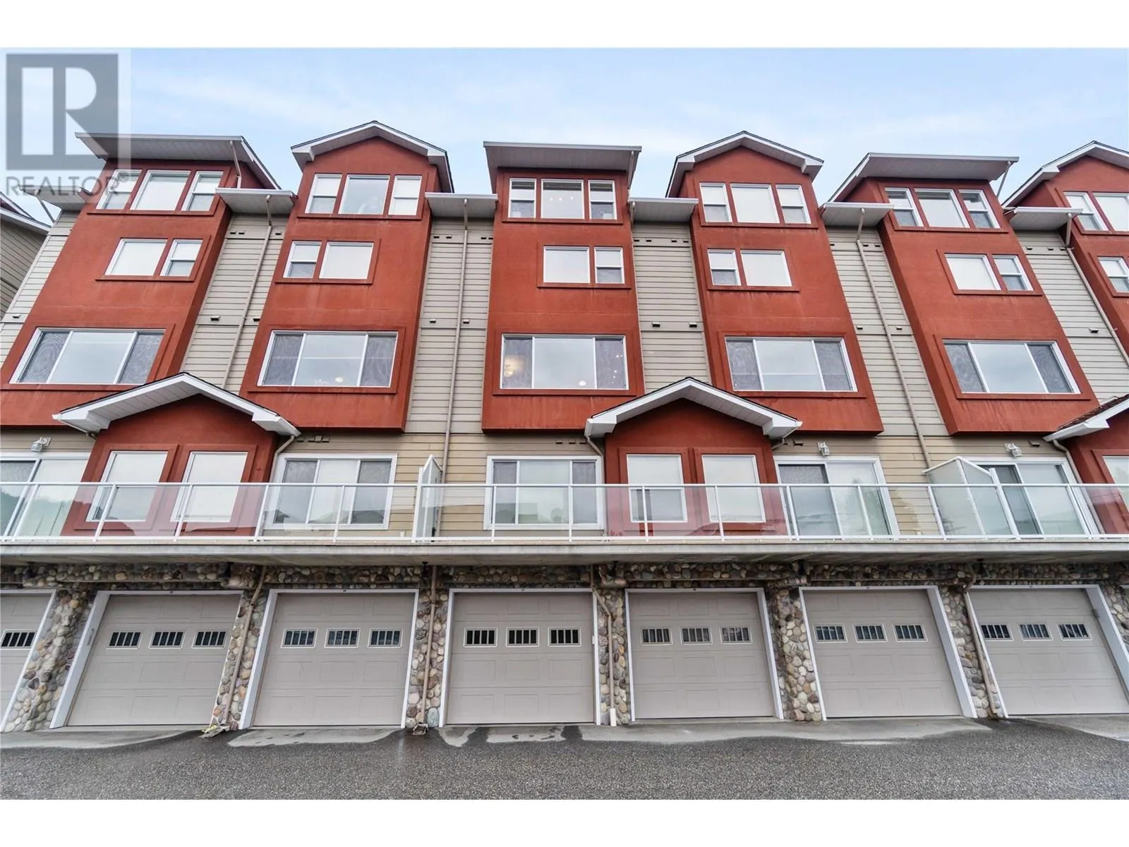 1130 Riverside Avenue Unit# 27