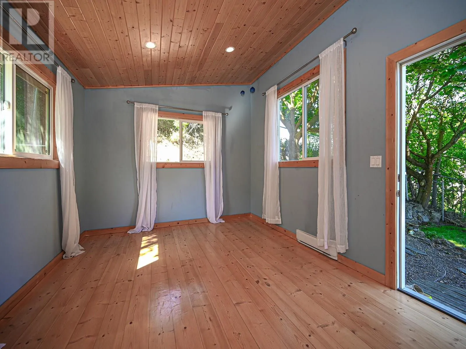 7998 Okanagan Landing Road