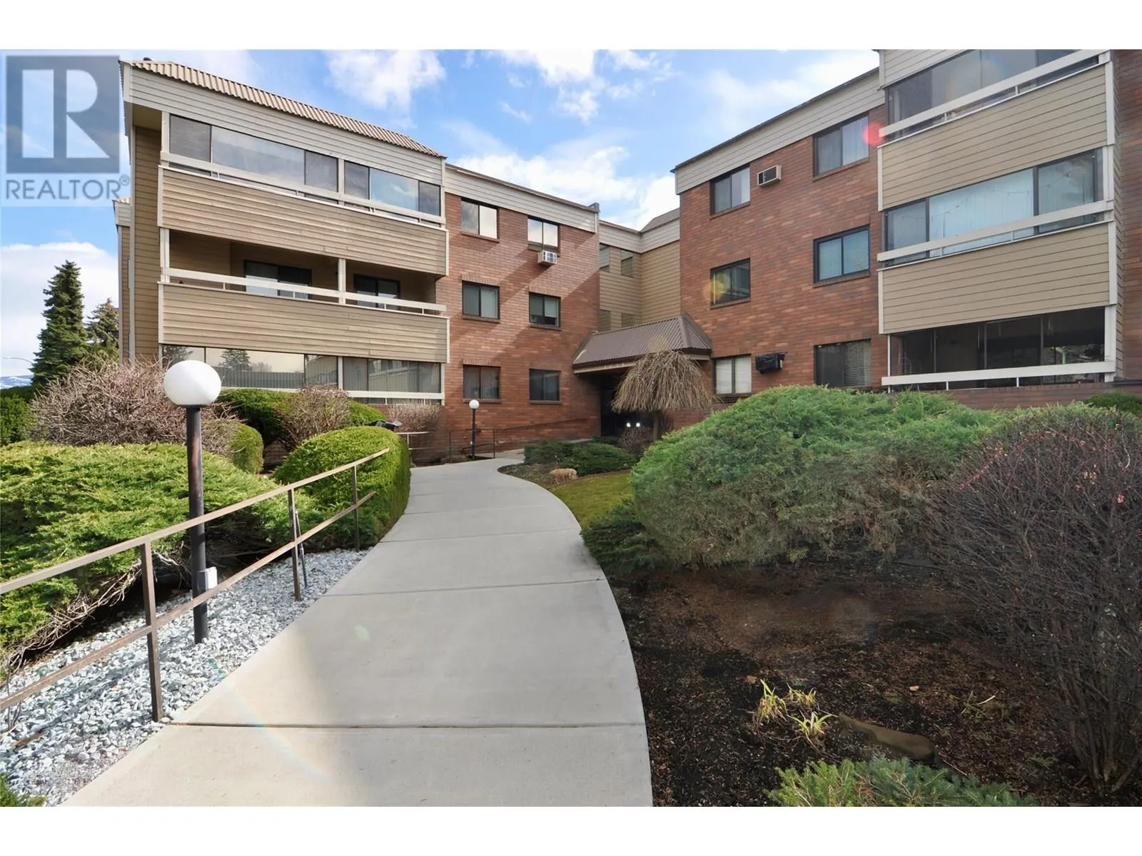 1035 Bernard Avenue E Unit# 305