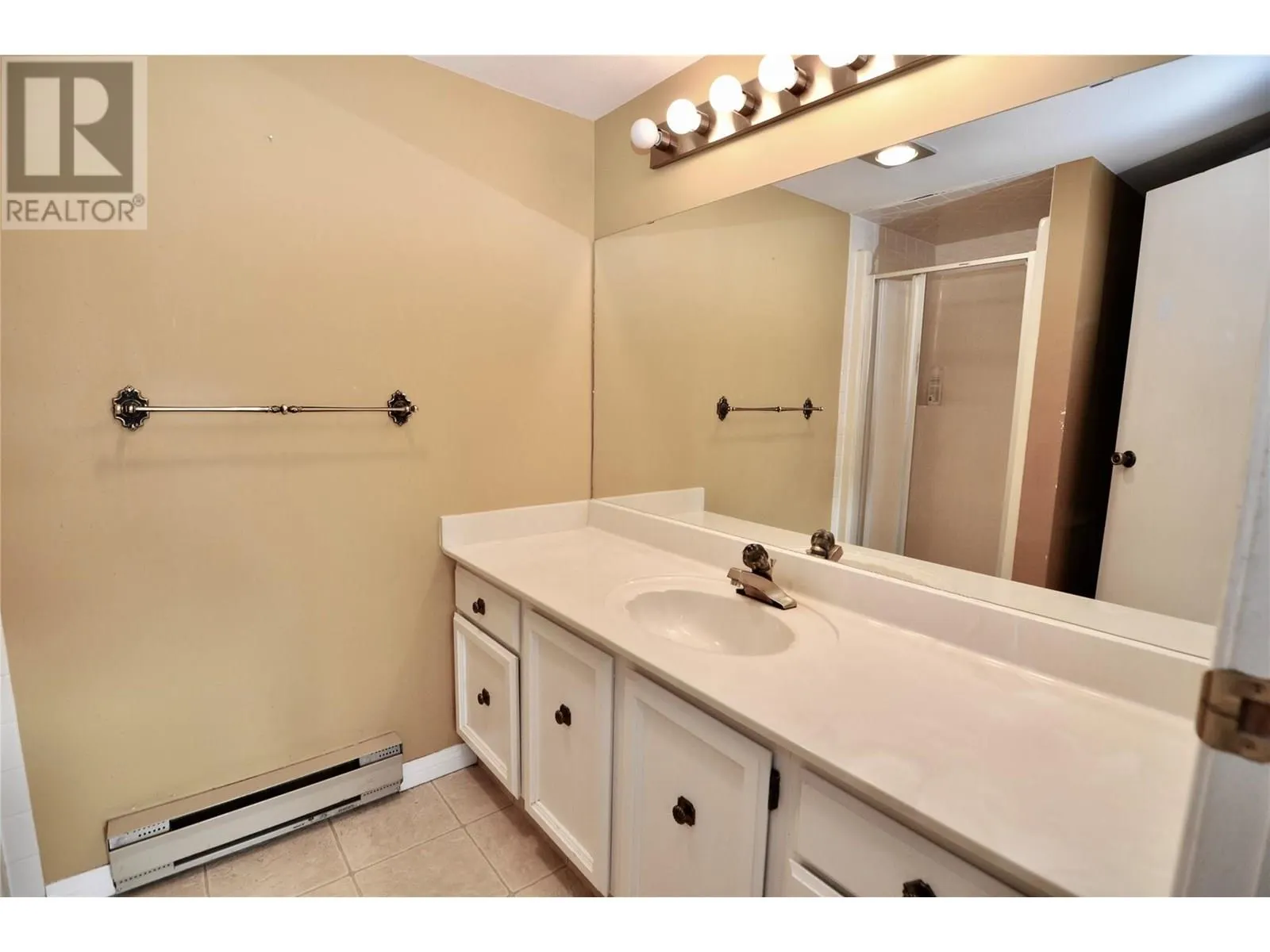 1035 Bernard Avenue E Unit# 305