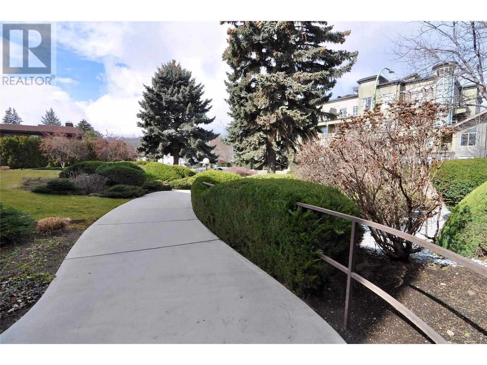 1035 Bernard Avenue E Unit# 305