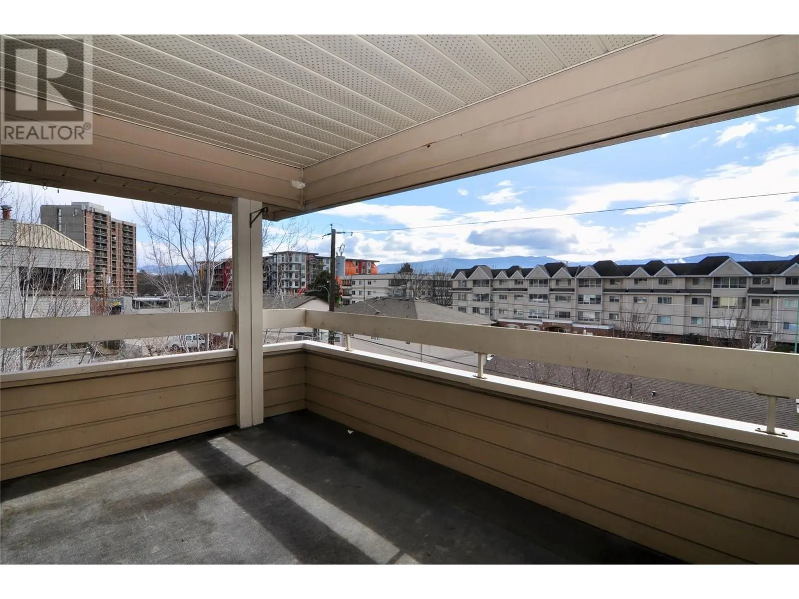 1035 Bernard Avenue E Unit# 305