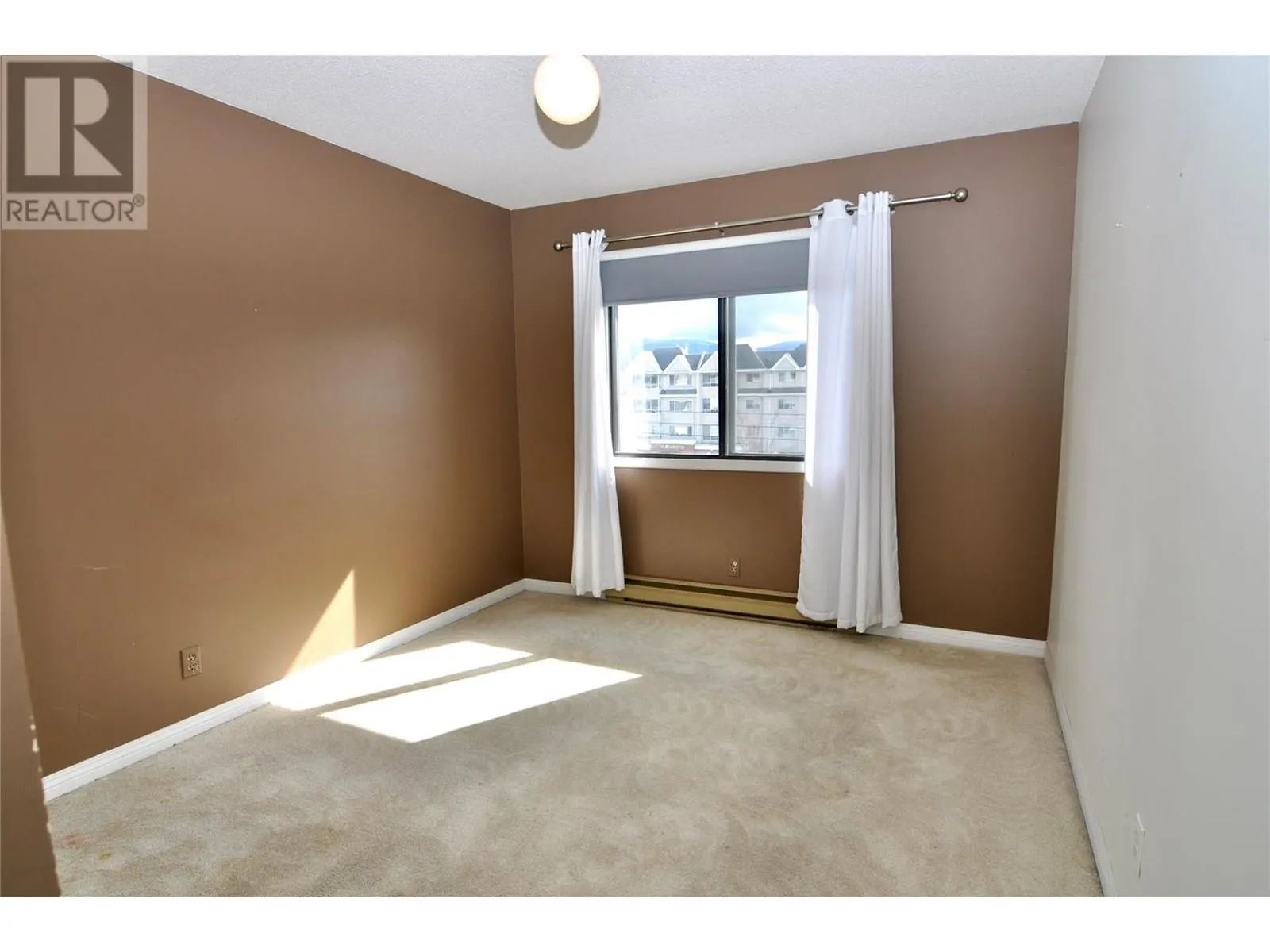 1035 Bernard Avenue E Unit# 305