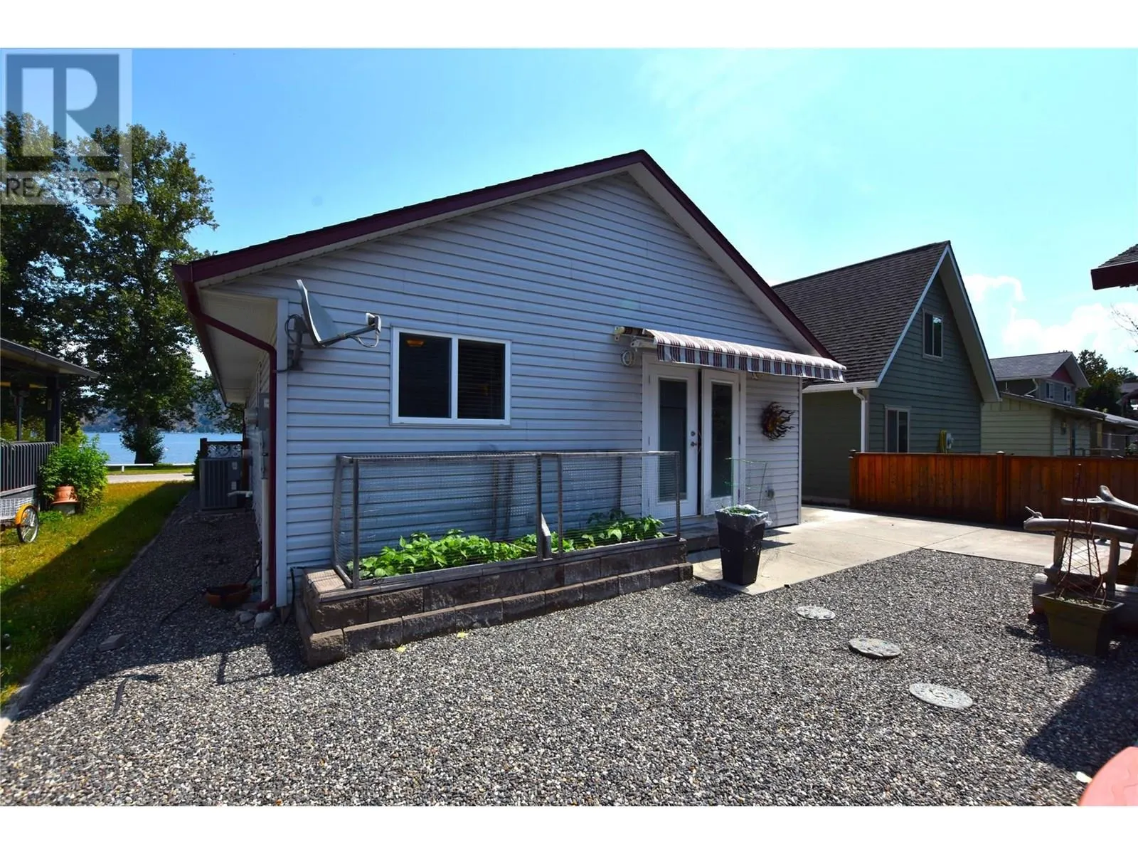 39 Lakeshore Drive